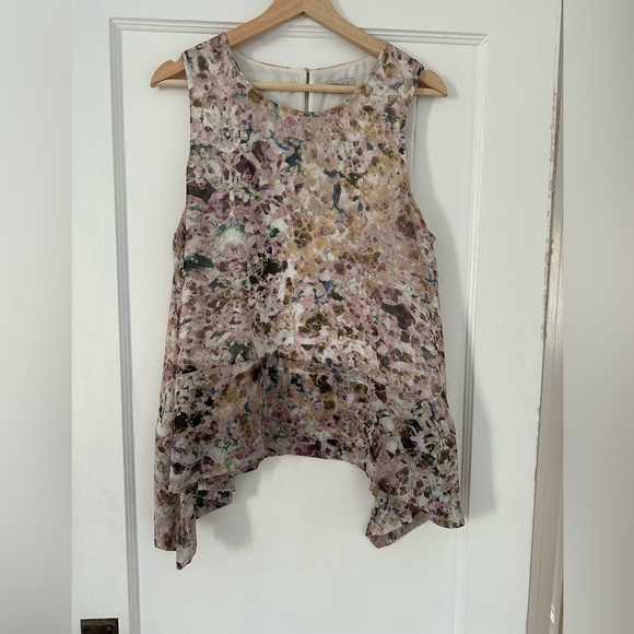 Sleeveless, pastel shell blouse , floral - Picture 2 of 4